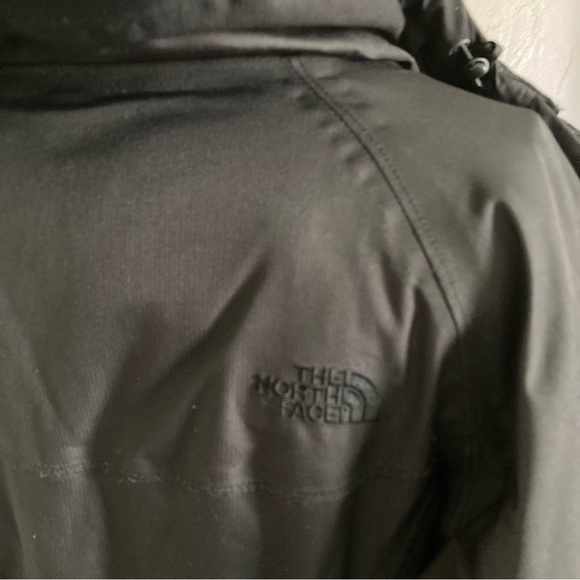 SOLD!  The North Face Women's Artic Parka Jacket TNF Black (Small) - Picture 5 of 8